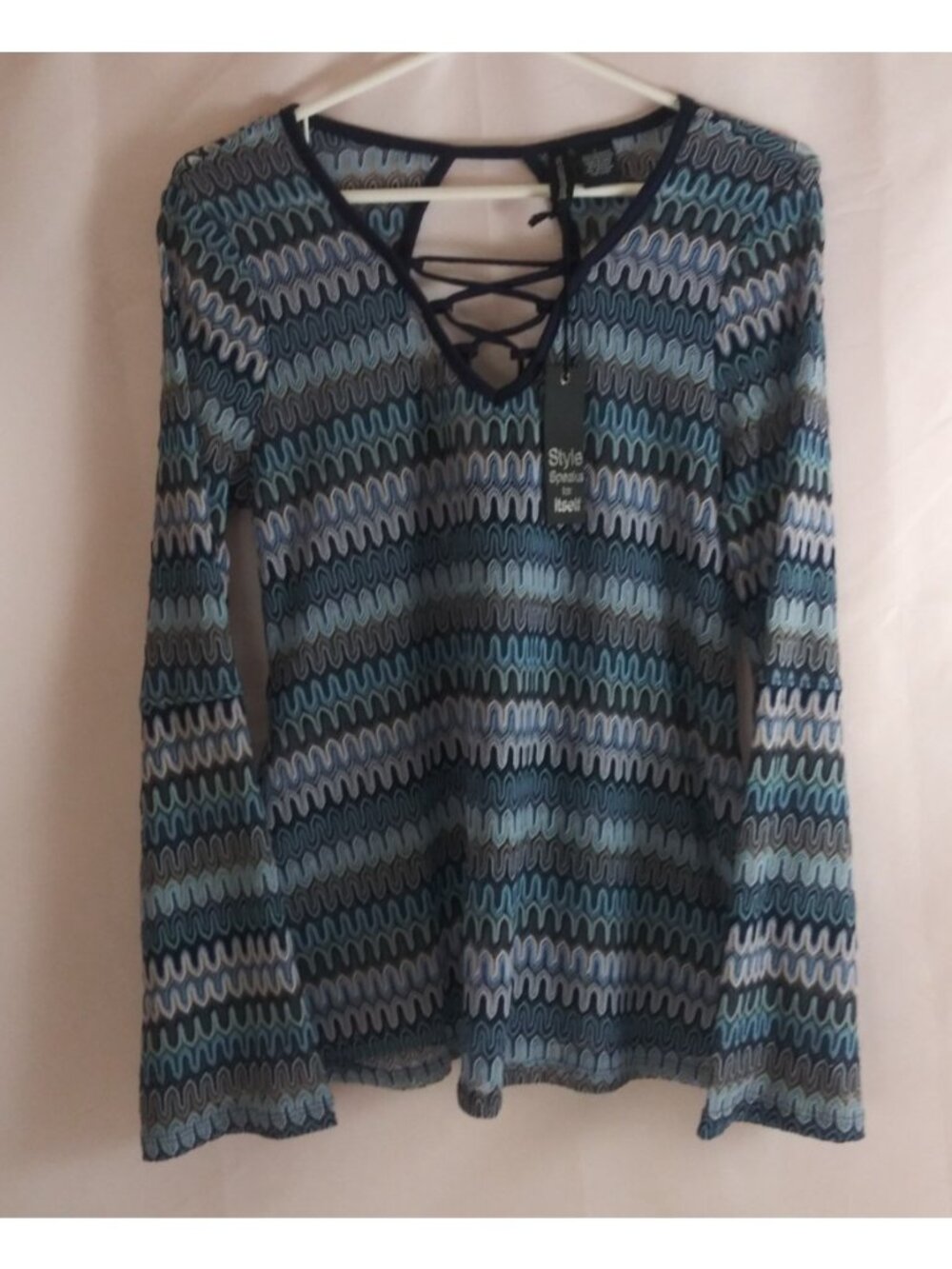 NWT No Comment Women's Blue V-Neck Blouse Size Large